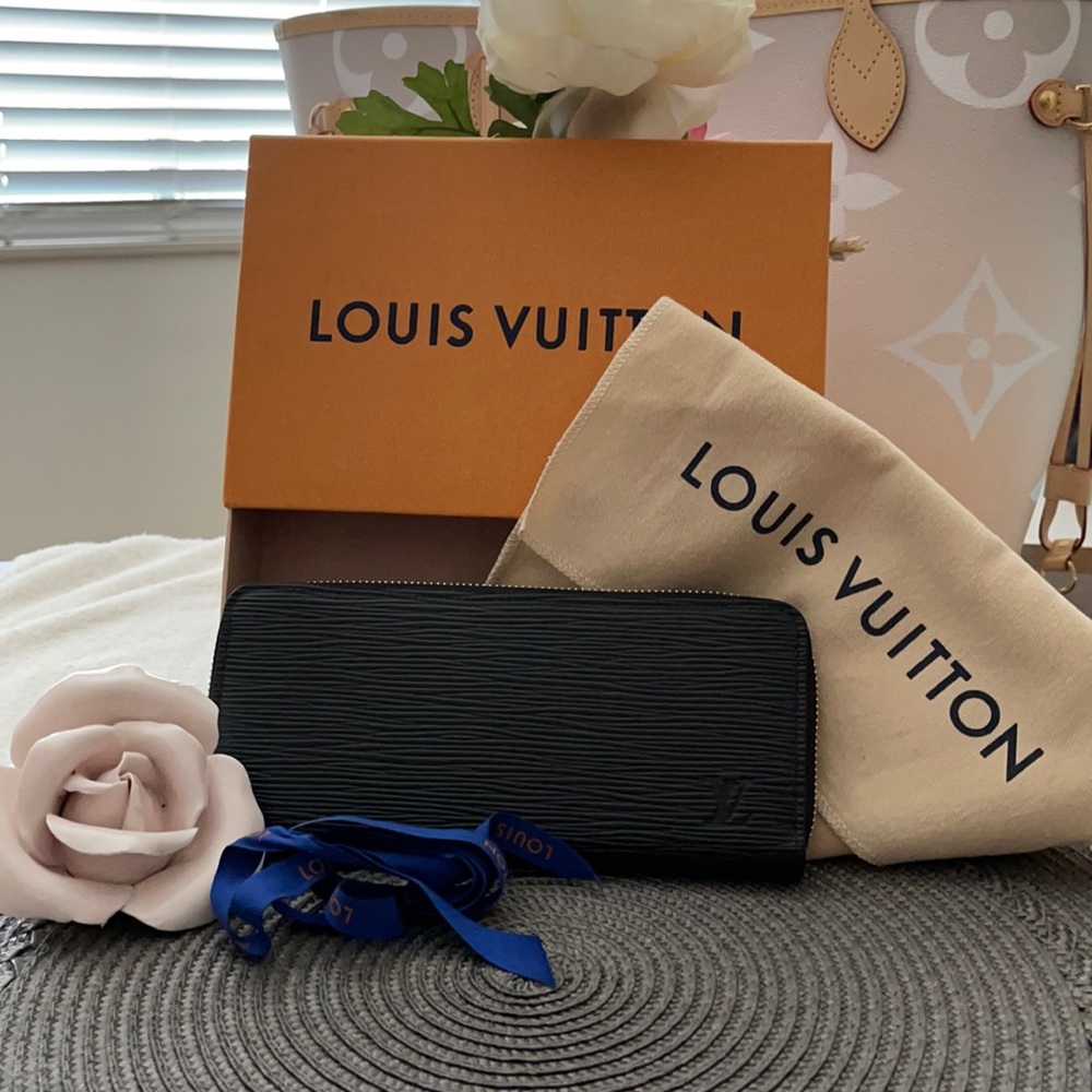 Like New Louis Vuitton Wallet-Clemence